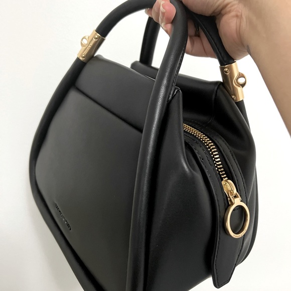 Charles & Keith: Lara Geometric Tote Bag - Black - Picture 1 of 3